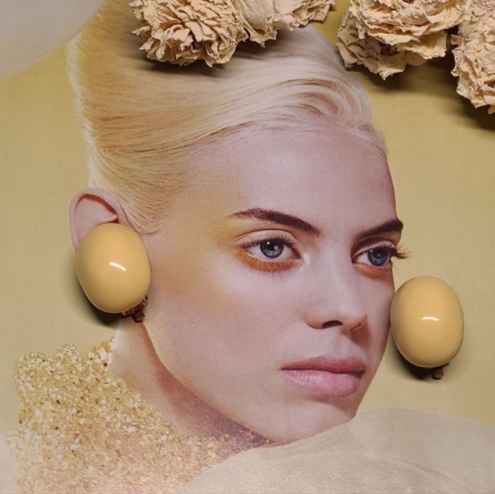 Retro Enamel Dome Clip-On Earrings Pale Yellow Goldtone Oval Egg Shape Fashion
